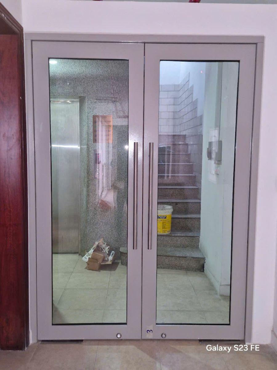 cửa kính chống cháy